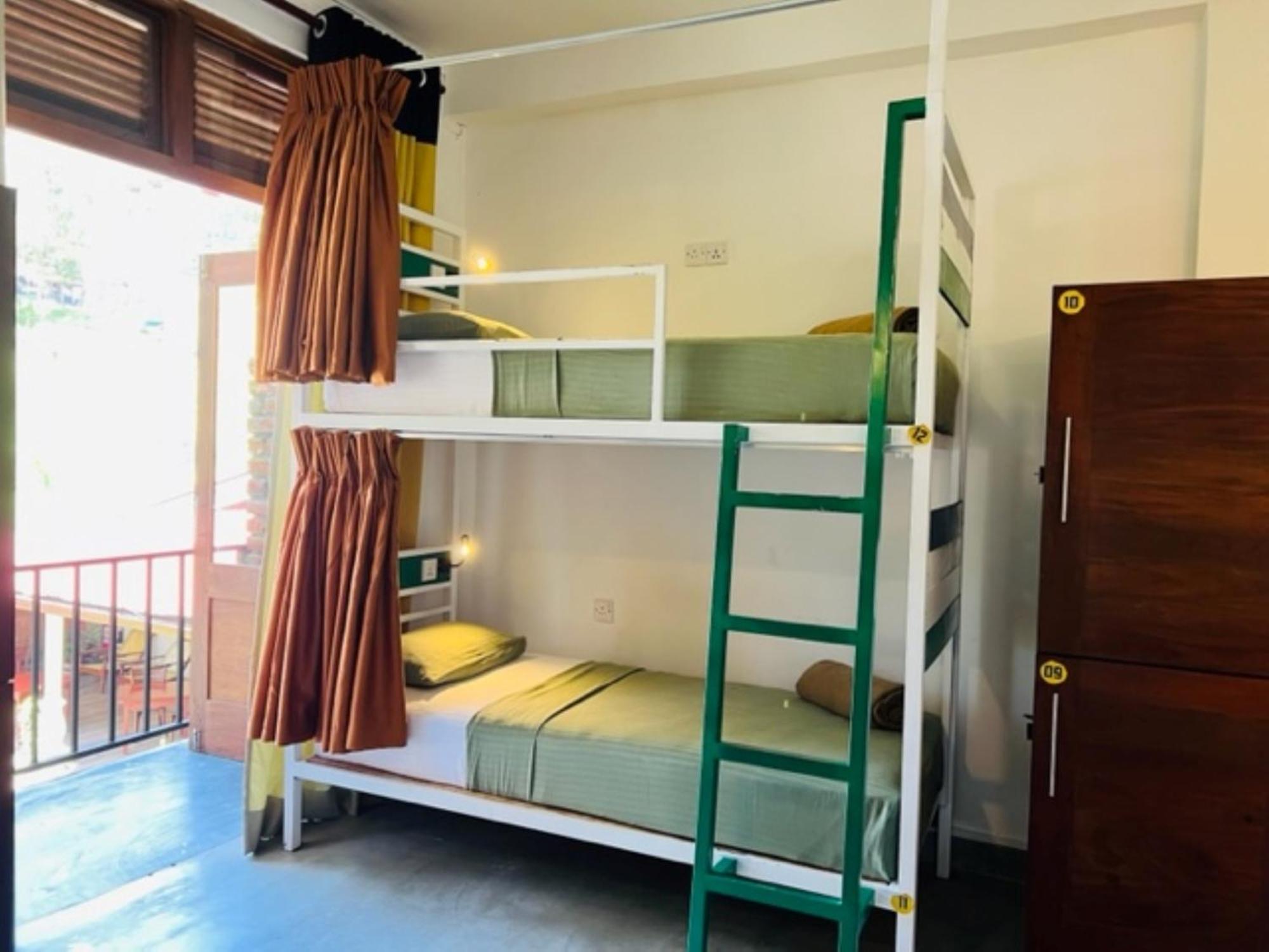 Downtown Hostels Ella Eksteriør bilde